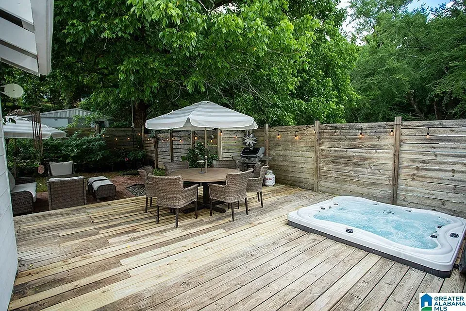 4 bed, 1879 sqft, $2,700 — Photo 3