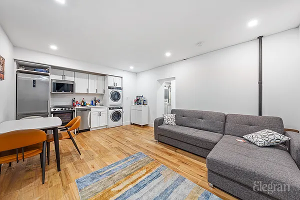 Rented by Elegran | media 9