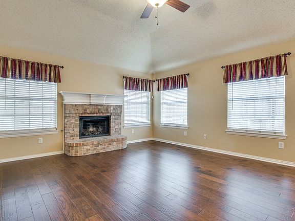 3rd image of 8607 Ironwood Dr