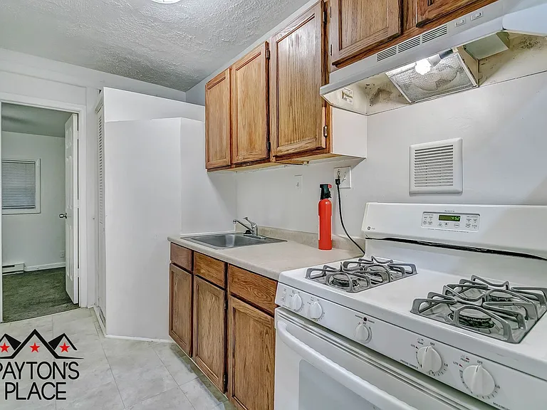 324 34th St SE — Photo 8