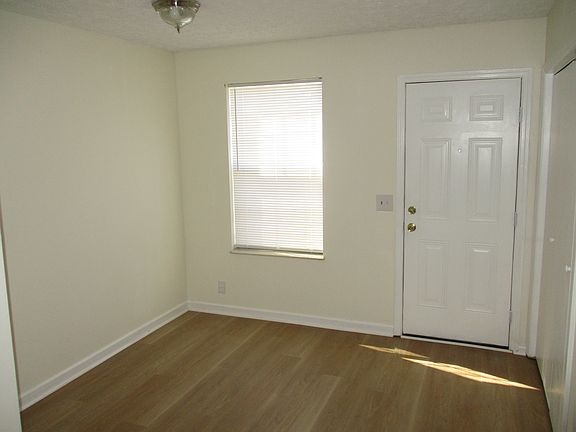3rd image of 1322 Pennock Ave Unit B