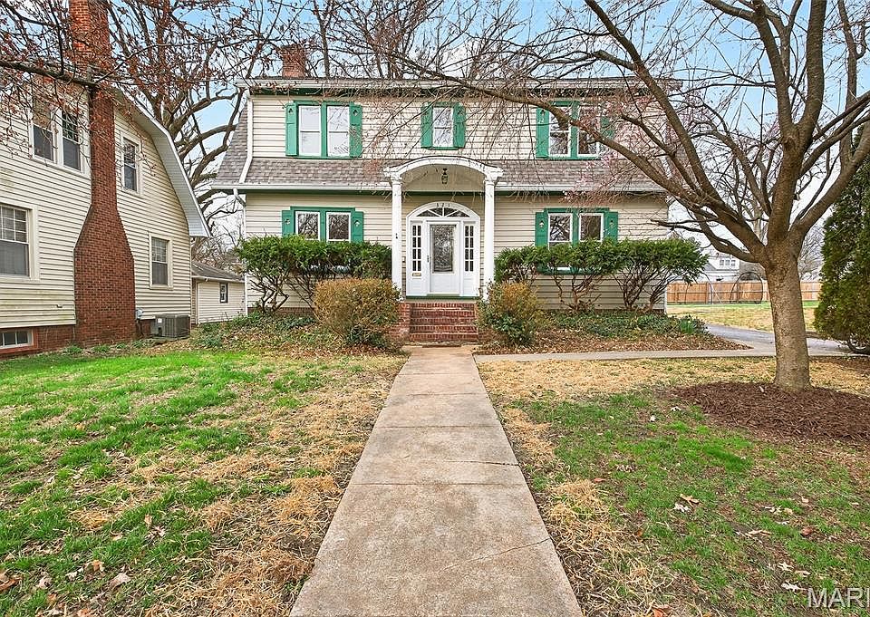 1st image of 321 S Douglas Ave