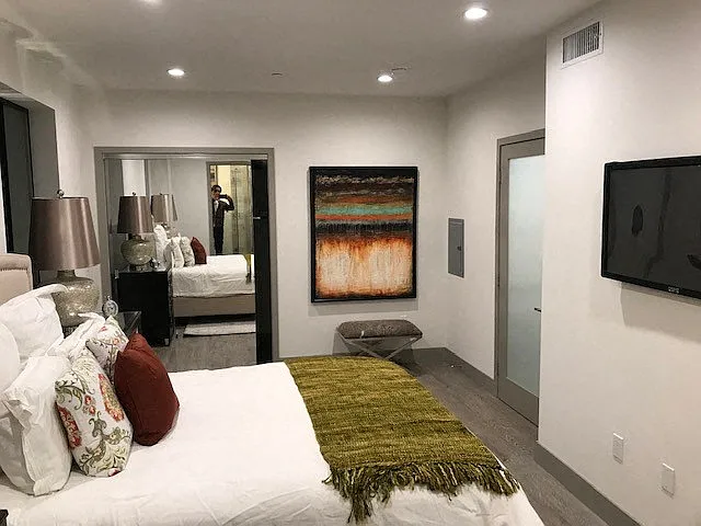 115 S Saint Andrews Pl — Photo 36
