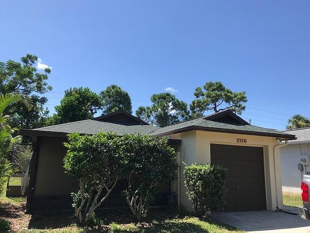 Lawnmowing included, community pool also