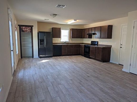 4th image of 1080 W Prior Ave