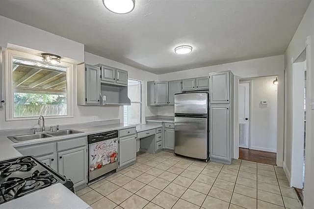 433 Olive Ave — Photo 7