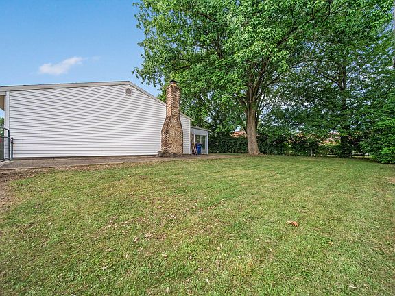 5th image of 3841 Dresden St