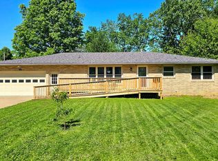 951 Dresden Dr, Mansfield, OH 44905