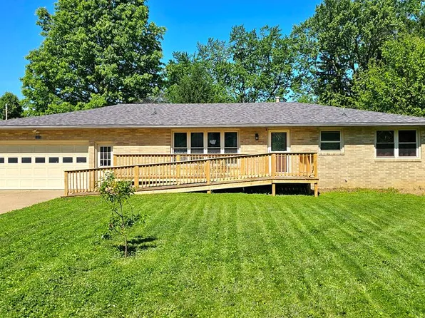 951 Dresden Dr, Mansfield, OH 44905