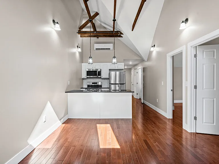 521 Warren St #4 — Photo 35