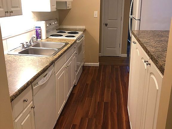 Kitchen view from family roo