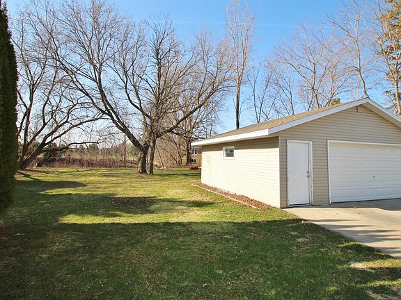 5th image of 2409 Memorial Dr