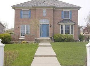 931 Carroll Rd, Lake Forest, IL 60045