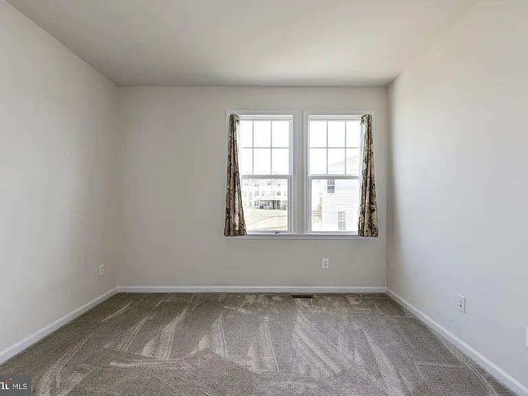 42524 Benfold Sq — Photo 38
