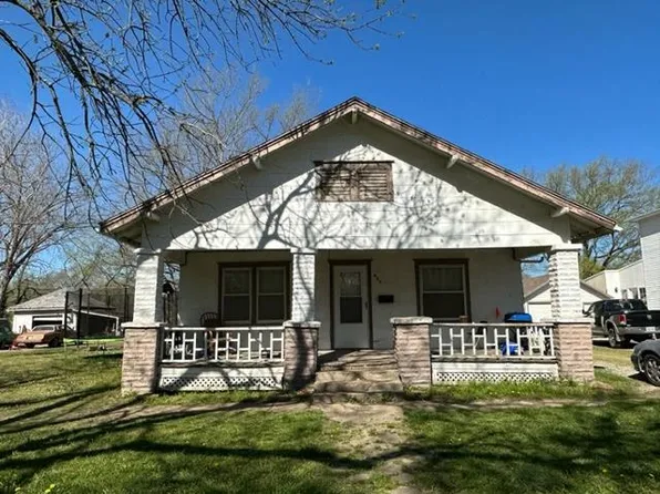 405 S 16th St, Independence, KS 67301