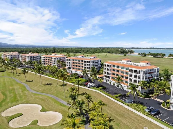 202B Country Clb, Rio Grande, PR 00745