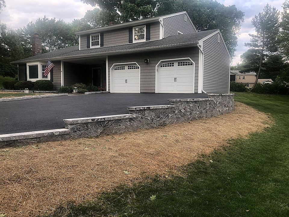 2nd image of 23 Runnymede Ct