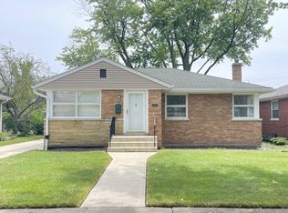 1051 S Dunton Ave, Arlington Heights, IL 60005