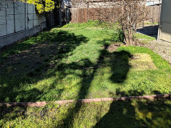 3rd image of 127 Beresford Ave