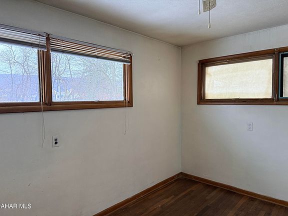 5th image of 312 Shelley Ave