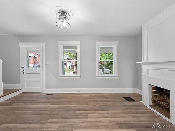 5th image of 5734 Warren Ave