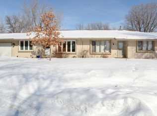 2800 Rolling Oaks Rd, Burnsville, MN 55337