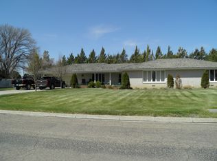 502 S 8th St, Leoti, KS 67861