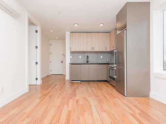 2nd image of 161 Linden Blvd #5D