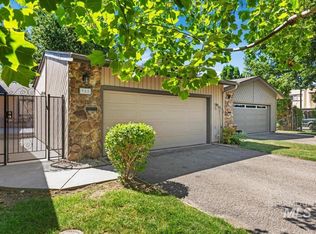 980 N Camelot Dr, Boise, ID 83704