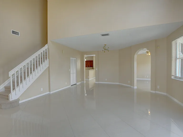 11073 Harbour Springs Cir — Photo 28