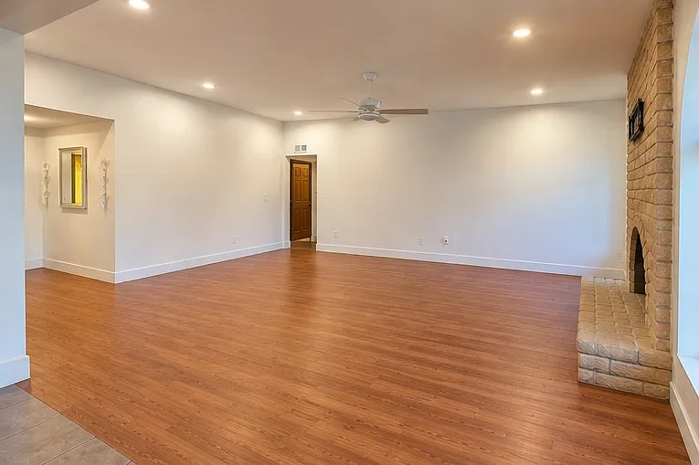 3 bed, 1695 sqft, $2,800 — Photo 3
