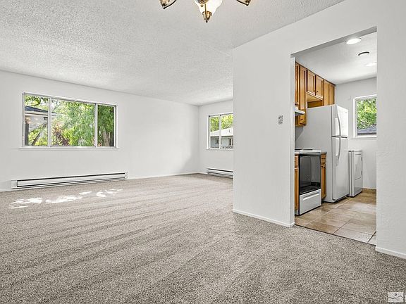 5th image of 661 Oakwood Dr