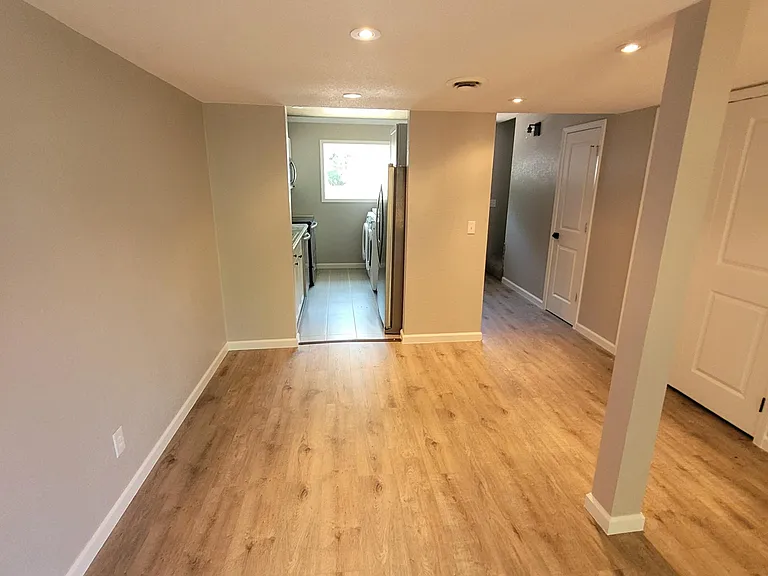 219 E 4th St #219 — Photo 4