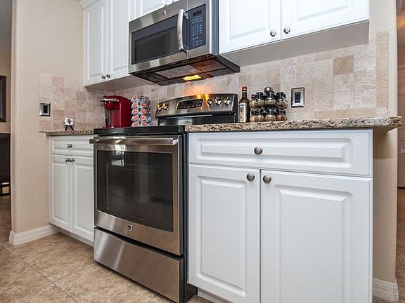 4th image of 2933 Crittendon St