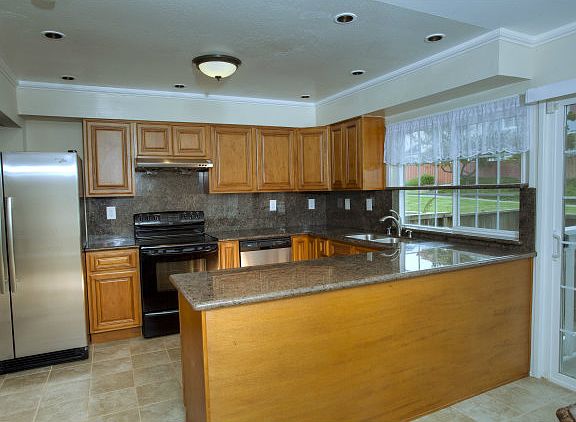 4th image of 2424 Wren Ct
