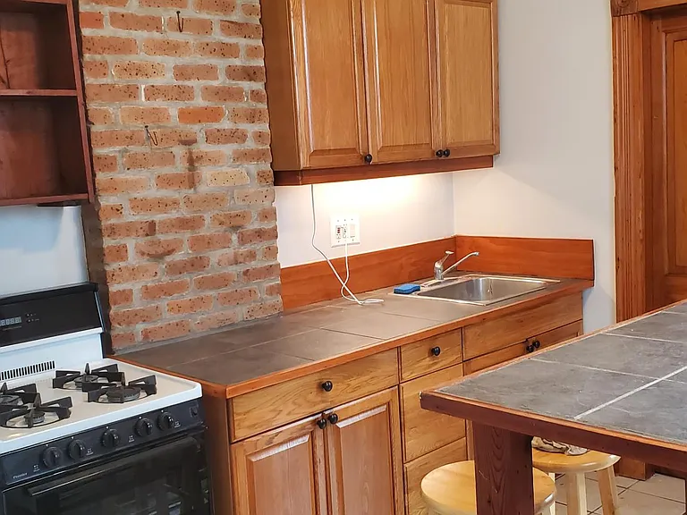 2021 Burdette St — Photo 2
