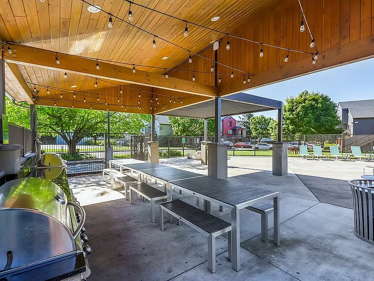 3225 Kinsrow Ave - WEB-47