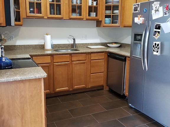 2nd image of 31 Betts Pl Unit 6
