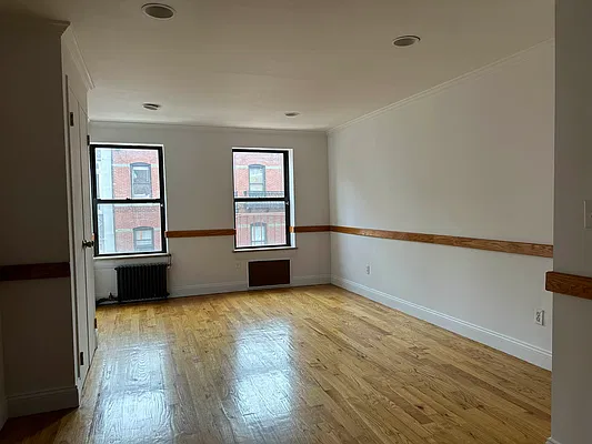Rented by Waverly Realty Associates | media 4