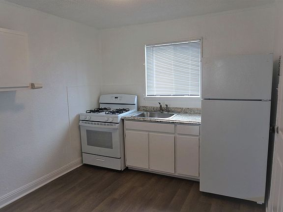 3rd image of 245 N 2nd St #255