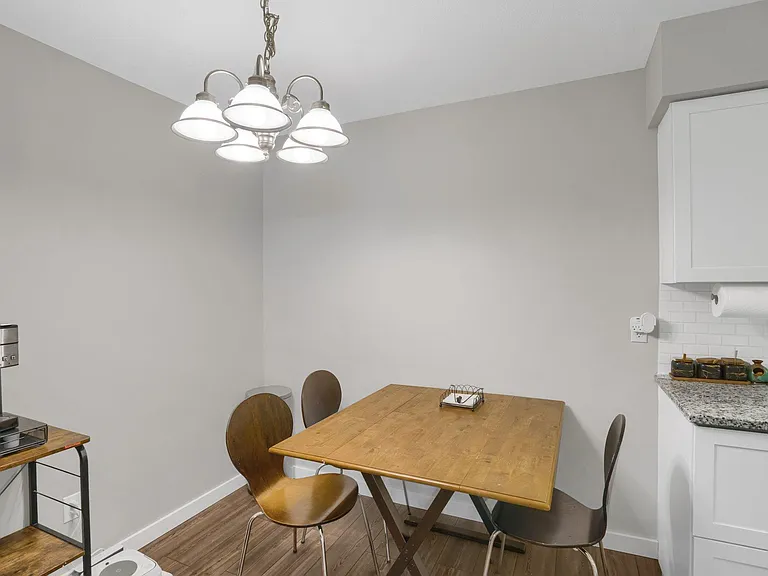 609 Market St S #8 — Photo 8