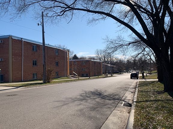 5th image of 1401 Farrington St Unit A