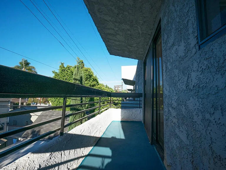 2041 N. Commonwealth Ave. — Photo 14