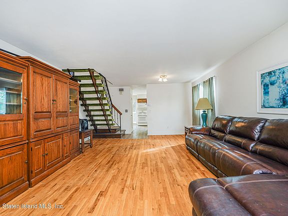 5th image of 71 Walnut Ave