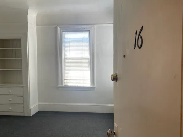 551 W Grand Ave APT 16, Oakland, CA 94612