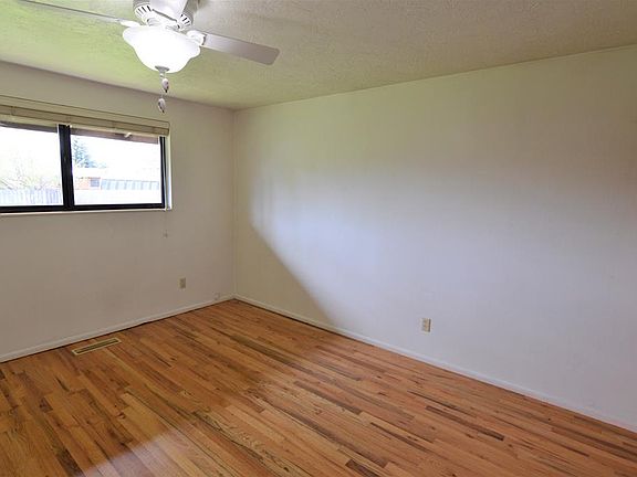 3rd image of 1398 Nixon Ave