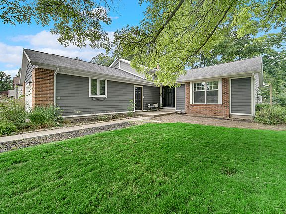 2nd image of 307 Lakeside Dr