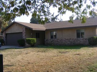 635 E Cambridge Ave, Visalia, CA 93292