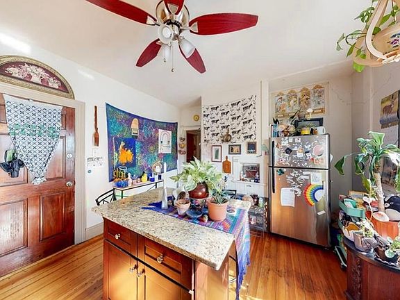 4th image of 228-230 Pleasant St #3