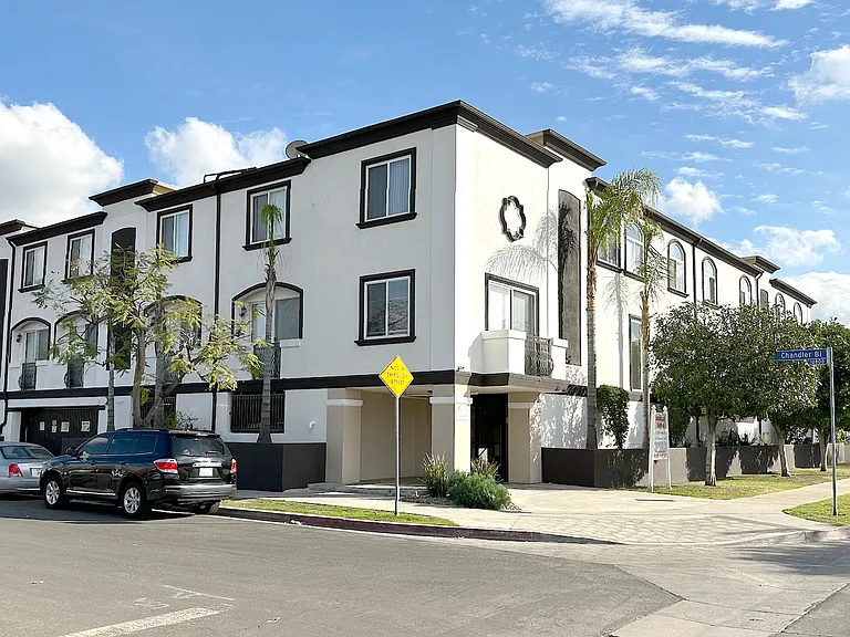 5330 Satsuma Ave — Photo 15